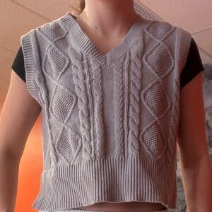 Cable Knit Sleeveless Sweater Vest